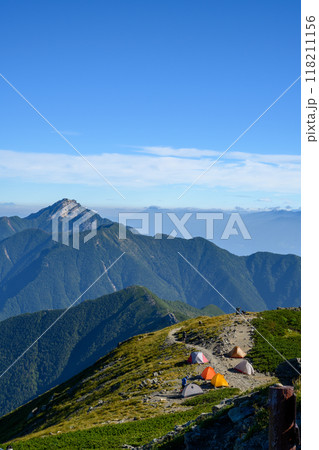 【南アルプス】北岳肩の小屋テント場と甲斐駒ヶ岳 【南アルプス】北岳肩の小屋テント場と甲斐駒ヶ岳 118211156