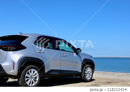 砂浜をドライブするイメージ 118212424