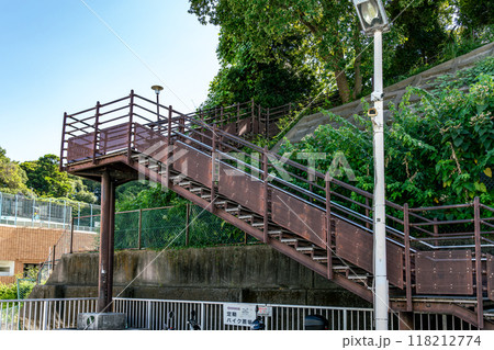 【神奈川県】弘明寺公園に登る階段 118212774
