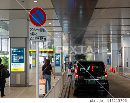 高速バスターミナル内のタクシーのりば 118215706