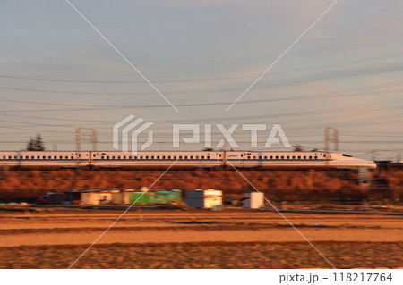 夕暮れの田園風景を疾走するN700系新幹線電車_2010/1/27撮影 夕暮れの田園風景を疾走するN700系新幹線電車_2010/1/27撮影 118217764