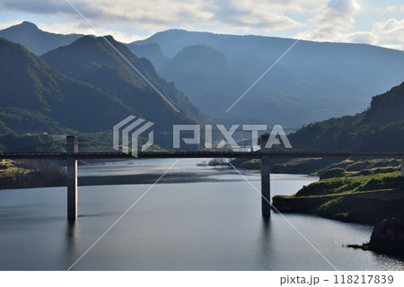 群馬県・八ッ場あがつま湖・八ッ場大橋 118217839