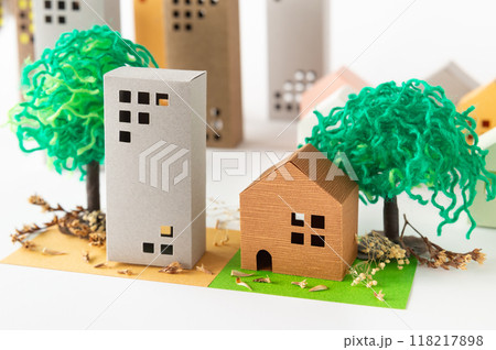 敷地を越えて伸びた迷惑な枝　マンション　一戸建て 118217898