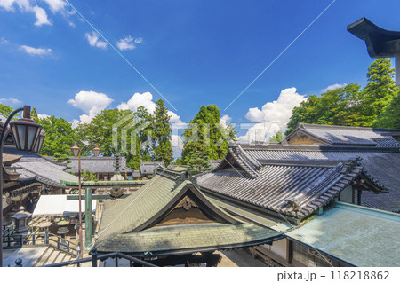 生駒山寳山寺(宝山寺) 境内を見下ろす 生駒山寳山寺(宝山寺) 境内を見下ろす 118218862