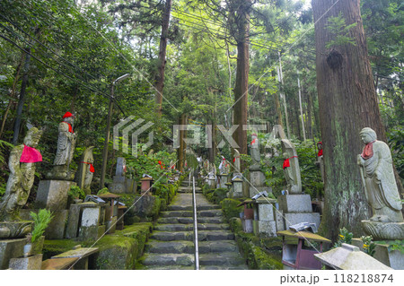 生駒山寳山寺(宝山寺)　奥の院への参道 118218874