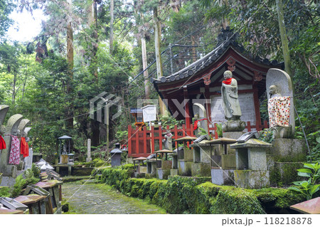 生駒山寳山寺(宝山寺)　奥の院への参道 118218878