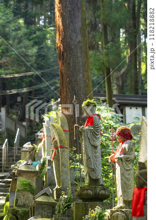 生駒山寳山寺(宝山寺) 奥の院への参道 生駒山寳山寺(宝山寺) 奥の院への参道 118218882