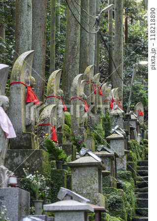寳山寺(宝山寺)　奥の院への参道 118218890