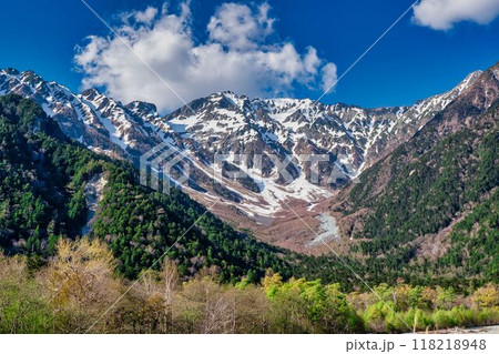 上高地の美しい風景 118218948