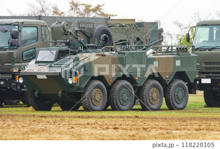 待機中の陸上自衛隊 96式装輪装甲車 118220105