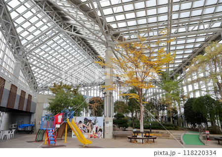 セリオン、ガラス張りの建物内(秋田市ポートタワー 秋田県 秋田市 土崎港) セリオン、ガラス張りの建物内(秋田市ポートタワー 秋田県 秋田市 土崎港) 118220334