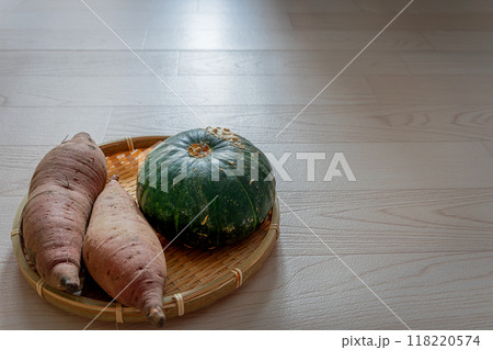 秋の食材 かぼちゃとサツマイモ 秋の食材 かぼちゃとサツマイモ 118220574