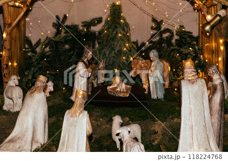 Christmas nativity scene Creche with Joseph Mary, Jesus and magi Christmas nativity scene Creche with Joseph Mary, Jesus and magi 118224768