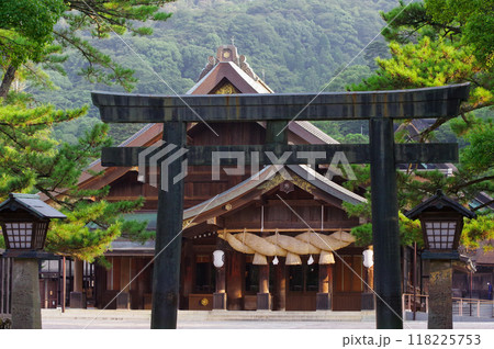 島根県出雲市にある、出雲大社 118225753