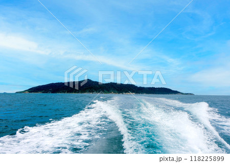 洋上から金華山 118225899