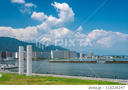 夏の琵琶湖大津港からの景観 118226247