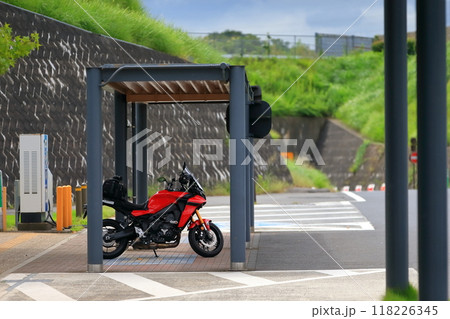 駐輪場のオートバイ 駐輪場のオートバイ 118226345