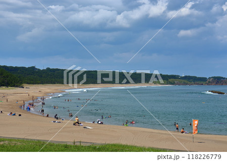 八戸の大須賀海岸と白浜海水浴場（鮫角灯台方面） 118226779