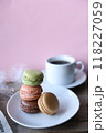 お皿の上のマカロン 118227059