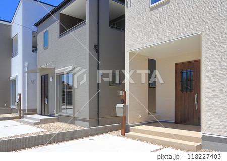 新築の戸建て住宅が並ぶ住宅地 118227403