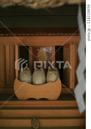 福を呼ぶ招き猫 118228656