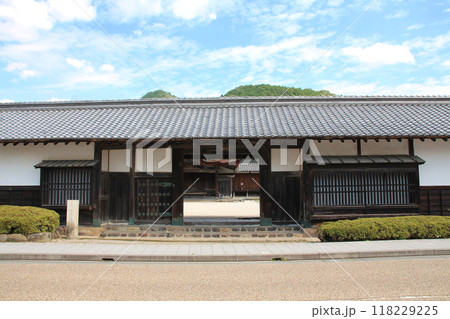 柏原陣屋表御門長屋門 118229225