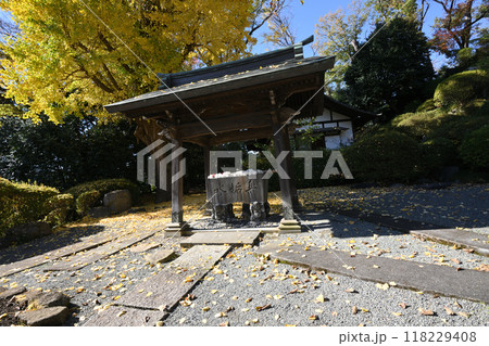 晩秋の長尾の里 118229408