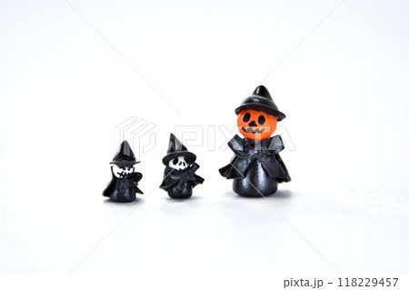 ハロウィン カボチャ シンプル ミニチュア 白背景 ハロウィン カボチャ シンプル ミニチュア 白背景 118229457