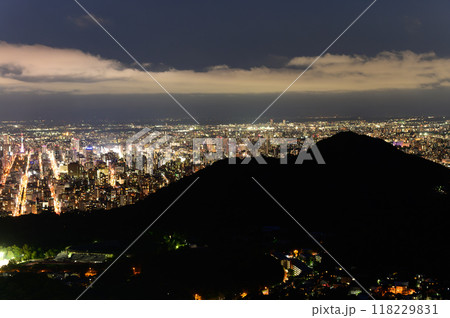 夏の大倉山から見た札幌市街の夜景 夏の大倉山から見た札幌市街の夜景 118229831