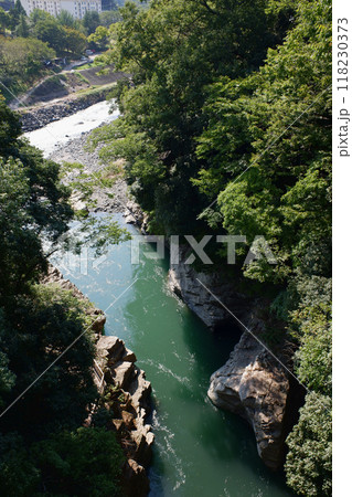 山梨県 新猿橋より桂川の展望 山梨県 新猿橋より桂川の展望 118230373