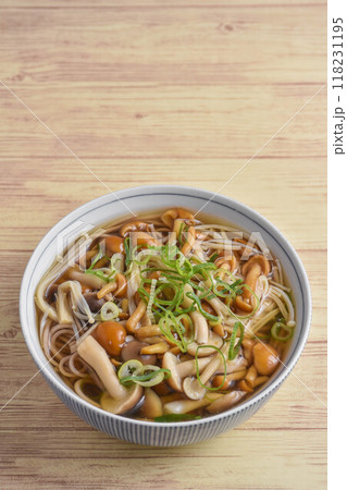 秋の味覚 きのこ蕎麦 秋の味覚 きのこ蕎麦 118231195