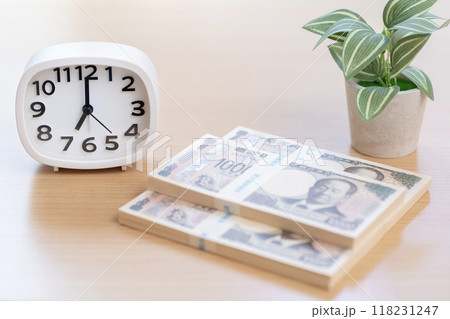 時計とお金 時間 7時 19時 7:00 19:00 時計とお金 時間 7時 19時 7:00 19:00 118231247