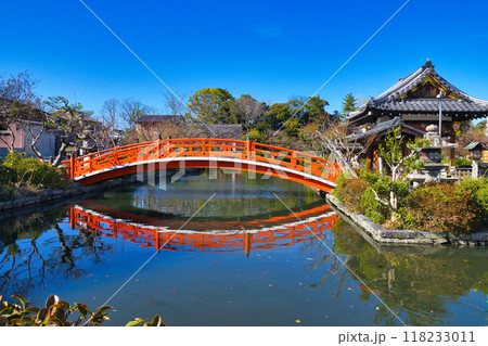 神泉苑 法成就池と法成橋(京都市中京区) 神泉苑 法成就池と法成橋(京都市中京区) 118233011