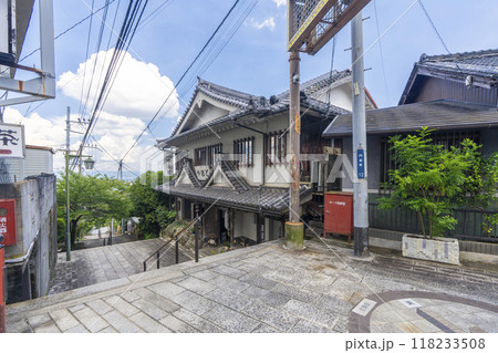 宝山寺参道の聖天通り 118233508