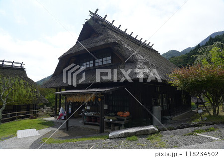 山梨県の西湖いやしの里根場で撮影した古民家。 118234502