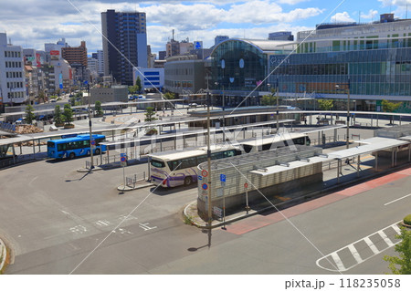 【香川県】快晴のJR高松駅 118235058