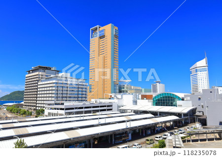 【香川県】快晴のJR高松駅 118235078