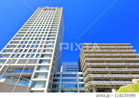 【香川県】快晴の香川県庁舎 118235090