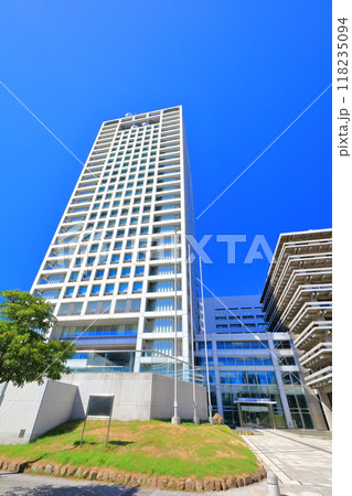 【香川県】快晴の香川県庁舎 118235094