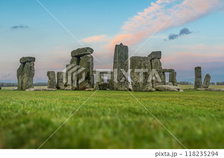 View of Stonehenge monument in United Kingdom 118235294