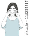顔に両手を当てる女性　シニア　スキンケア 118235817