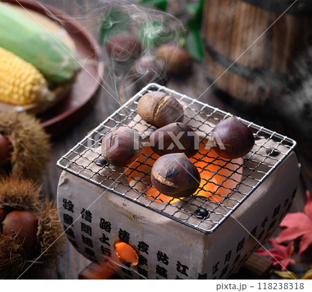 秋の味覚 焼き栗 秋の味覚 焼き栗 118238318