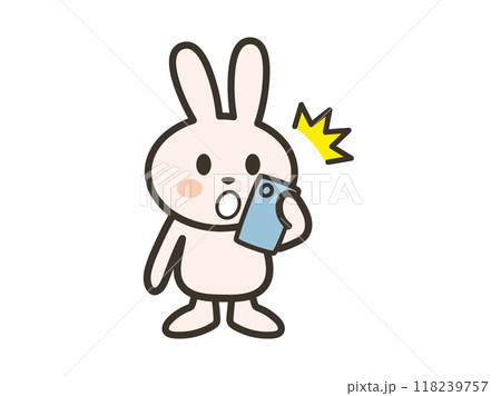 スマホを見てびっくりするうさぎさんのイラストのイラスト素材