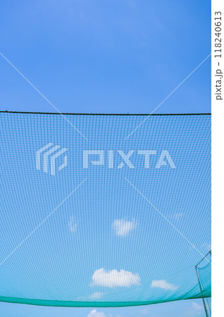 青空にかかる防護ネット 青空にかかる防護ネット 118240613