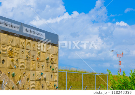 クライミングウォールと飛行機【信州スカイパーク】 118243359