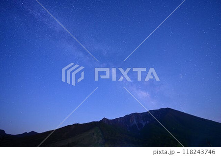 豪円山のろし台からの大山と天の川 豪円山のろし台からの大山と天の川 118243746