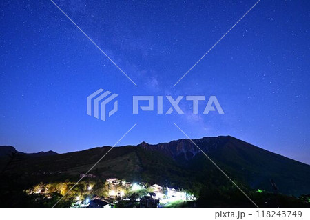 豪円山のろし台からの大山と天の川 118243749