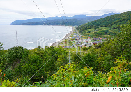 送毛山道から見る浜益区毘砂別の町並みと海岸線 送毛山道から見る浜益区毘砂別の町並みと海岸線 118243889