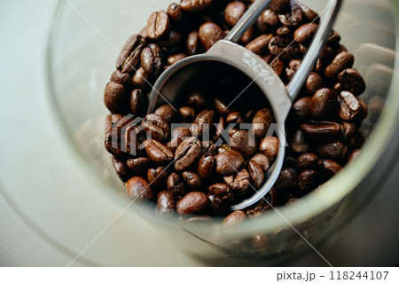 珈琲キャニスターに保管しているコーヒー豆 珈琲キャニスターに保管しているコーヒー豆 118244107