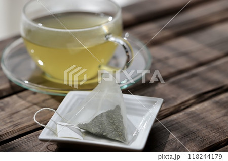 三角ティーバッグで淹れたホット緑茶 118244179